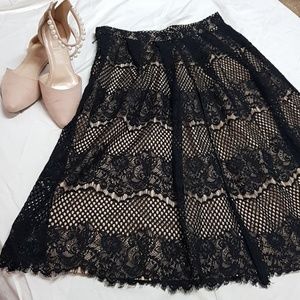 Black lace skrit